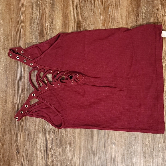 Skylee SM/MD Maroon Form Fitting shirt - Picture 1 of 4